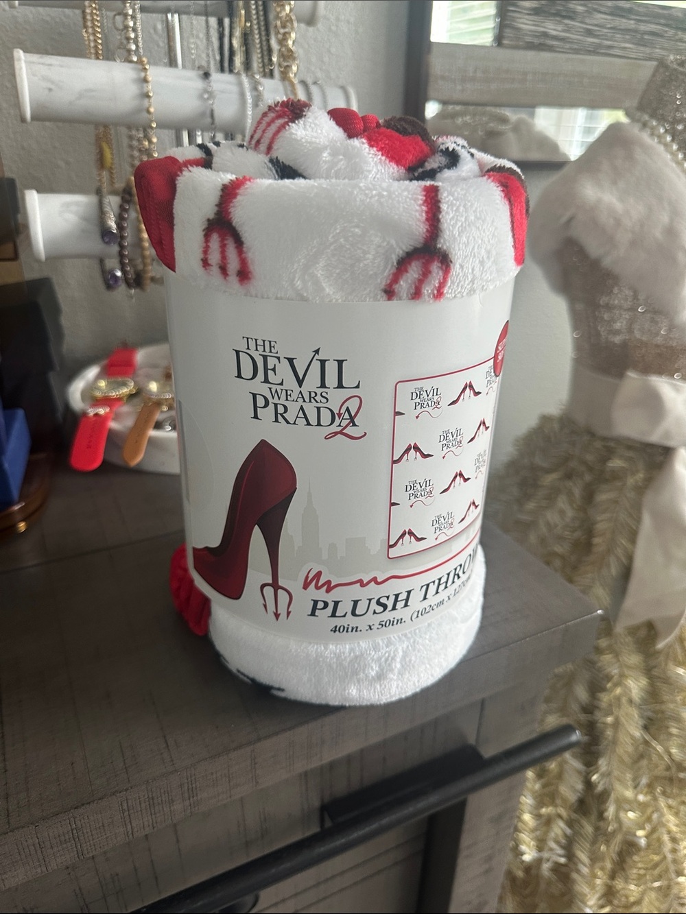 NEW The Devil Wears Prada Plush Throw - Red, White, Black